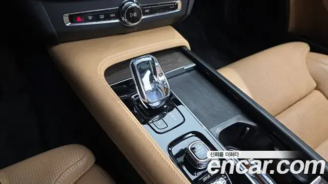 Volvo S90 2021 — ფოტო 20/32