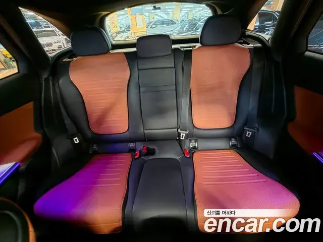 Mercedes-Benz GLC-Class 2025 — Photo 18/20