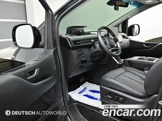 Hyundai Staria 2023 — Фото 10/20