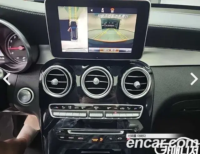 Mercedes-Benz GLC-Class 2019 — Photo 9/19