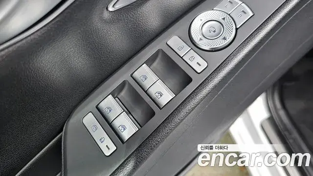 Genesis G80 2021 — ფოტო 27/31