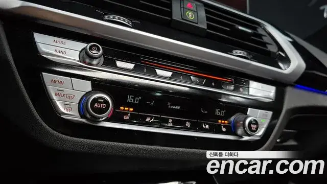 BMW X3 2019 — ფოტო 16/31