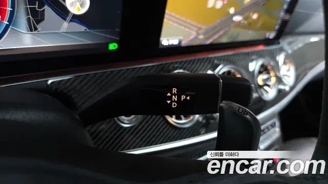Mercedes-Benz E-Class 2019 — Photo 19/20