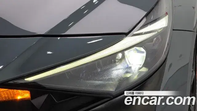 Hyundai The New Avante Hybrid 2021 — Photo 18/31