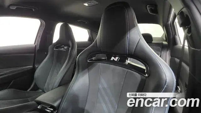 Hyundai The New Avante Hybrid 2021 — Photo 31/31