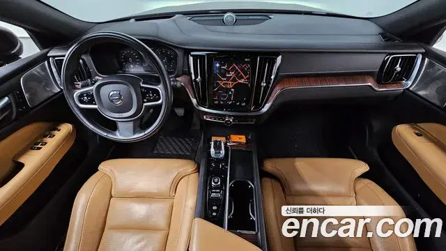 Volvo S60 2020 — Şəkil 10/20