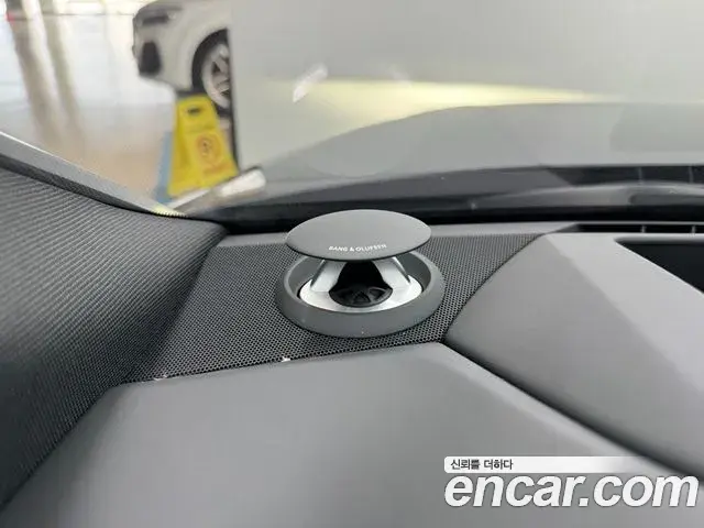 Audi A8 2023 — ფოტო 11/20