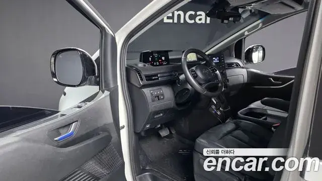 Hyundai Staria 2022 — Фото 10/20