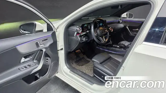 Mercedes-Benz A-Class 2021 — Şəkil 19/30