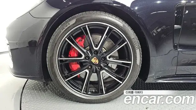 Porsche Panamera 2020 — Photo 25/34