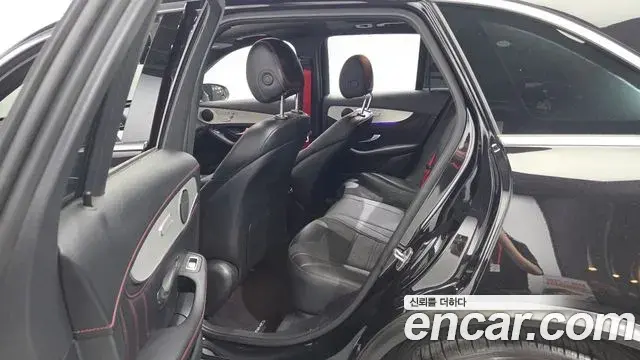 Mercedes-Benz GLC-Class 2022 — Photo 19/20