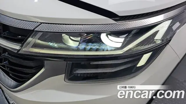 Kia Seltos 2022 — ფოტო 22/34