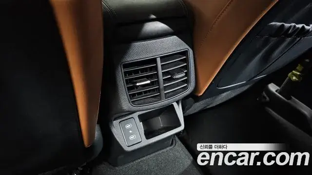 Kia Seltos 2022 — ფოტო 16/34