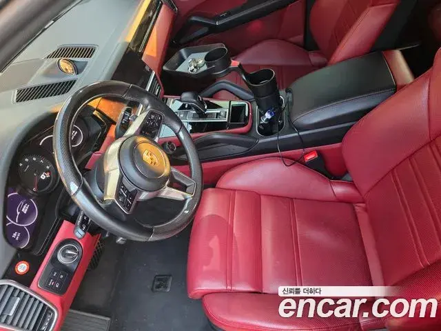 Porsche Cayenne 2022 — Фото 10/13
