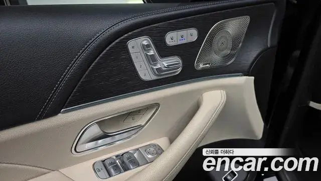 Mercedes-Benz GLE-Class 2023 — Şəkil 28/31