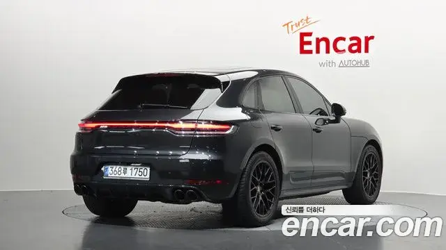 Porsche Macan 2020 — Фото 2/20