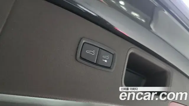 Porsche Macan 2020 — Фото 18/20