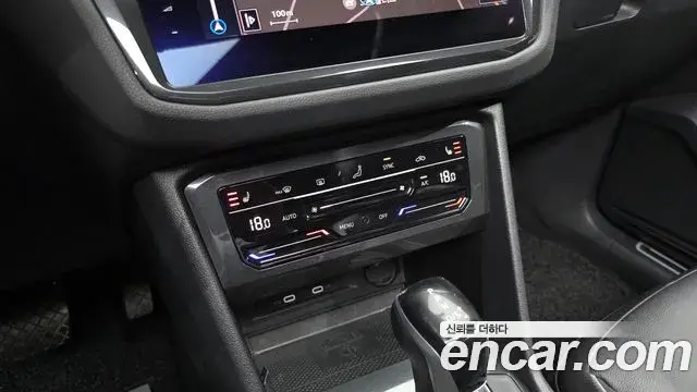 Volkswagen Tiguan 2023 — Фото 16/20