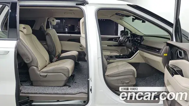Kia Carnival 2022 — Фото 12/20
