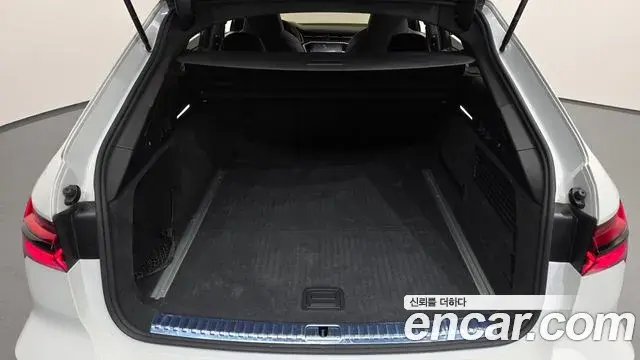 Audi RS6 2021 — Photo 11/34