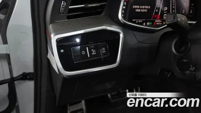 Audi RS6 2021 — Photo 16/34