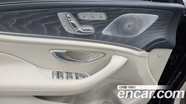 Mercedes-Benz AMG GT 2025 — Фото 14/18