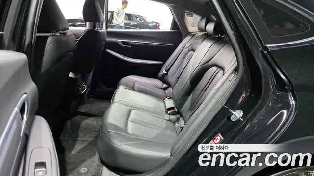 Hyundai Sonata Hybrid 2021 — Photo 26/30