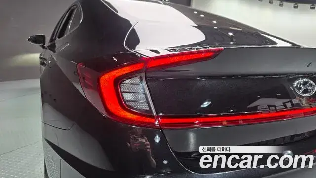 Hyundai Sonata Hybrid 2021 — Photo 14/30
