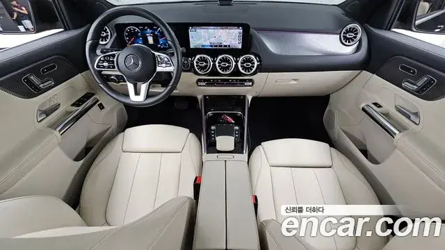 Mercedes-Benz GLA-Class 2021 — Фото 7/20