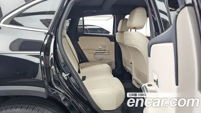 Mercedes-Benz GLA-Class 2021 — Фото 12/20