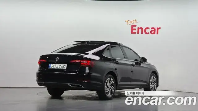 Volkswagen Jetta 2021 — Photo 6/35