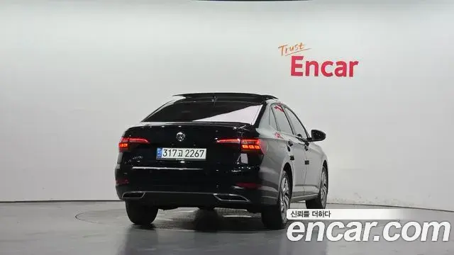 Volkswagen Jetta 2021 — Photo 23/35