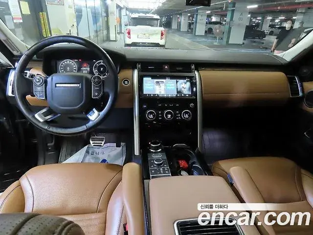 Land Rover Discovery 5 2018 — ფოტო 12/20