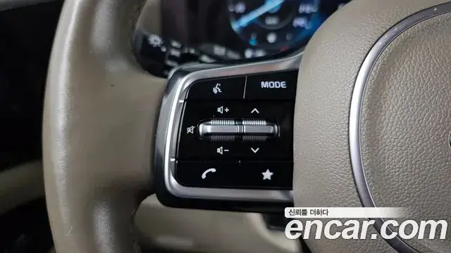 Kia Carnival 2021 — Şəkil 32/37