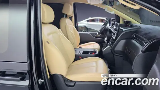 Hyundai Staria 2023 — Şəkil 3/30