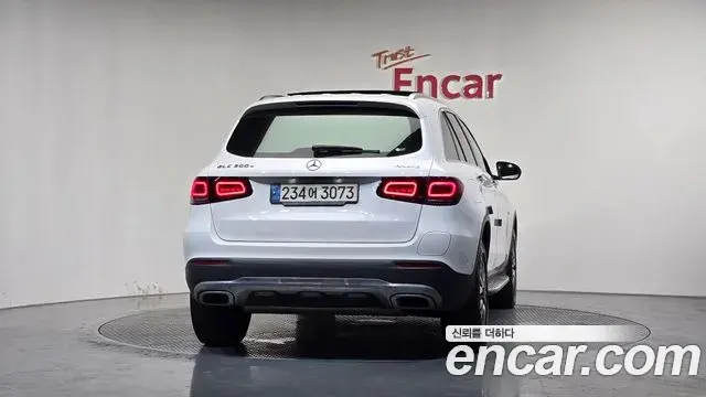 Mercedes-Benz GLC-Class 2021 — Photo 4/20