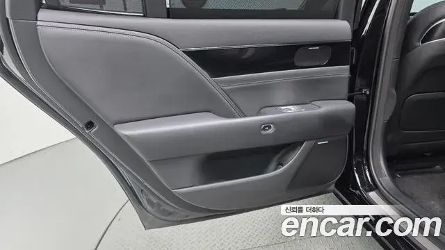 Genesis G90 2023 — Şəkil 17/37