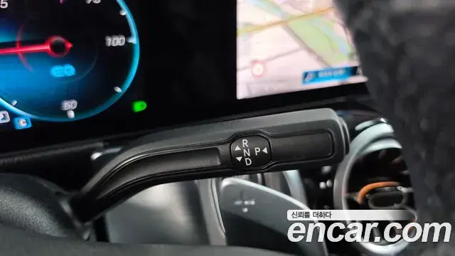 Mercedes-Benz EQB 2023 — Şəkil 7/20
