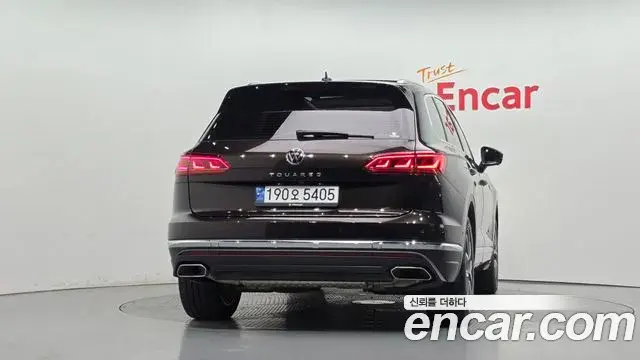 Volkswagen Touareg 2023 — Photo 8/37