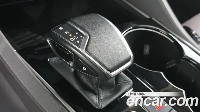 Volkswagen Touareg 2023 — Photo 18/37
