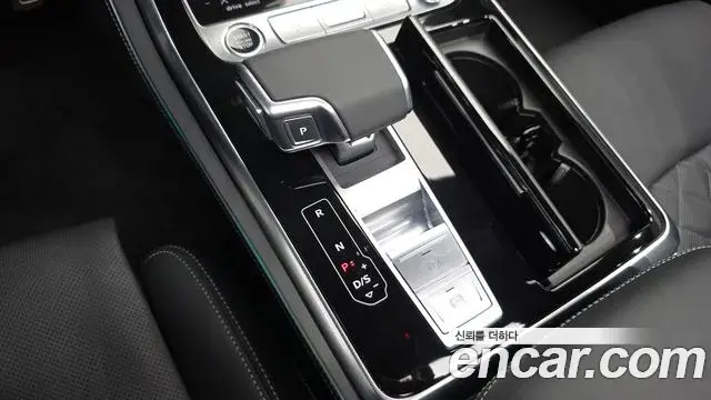 Audi Q8 2024 — ფოტო 7/20