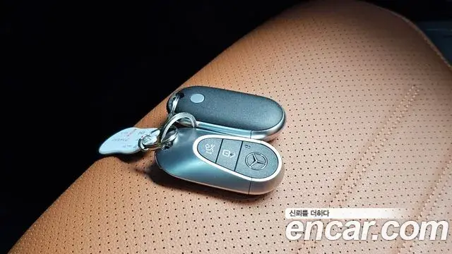 Mercedes-Benz GLC-Class 2024 — ფოტო 25/37
