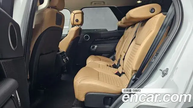 Land Rover Discovery 5 2021 — ფოტო 5/32