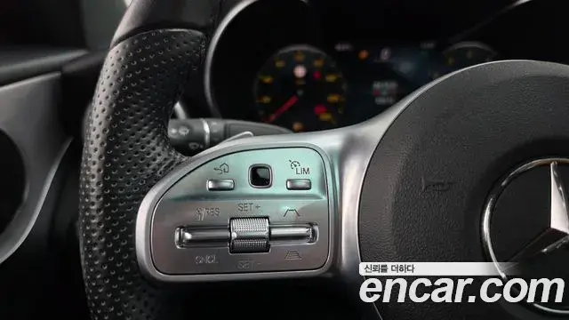 Mercedes-Benz C-Class 2021 — Photo 26/33