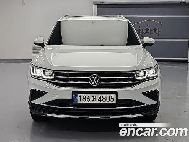 Volkswagen Tiguan 2023 — Photo 7/19