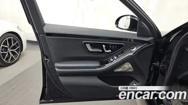 Mercedes-Benz S-Class 2021 — Photo 5/36