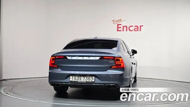 Volvo S90 2018 — Photo 7/20
