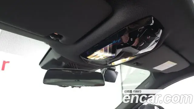 BMW 5 Series 2025 — Photo 16/32