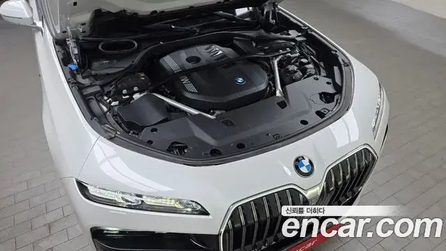 BMW 7 Series 2023 — Photo 34/35