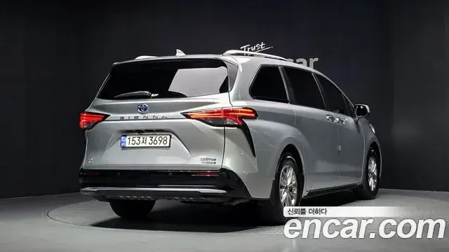 Toyota Sienna 2022 — Photo 14/34